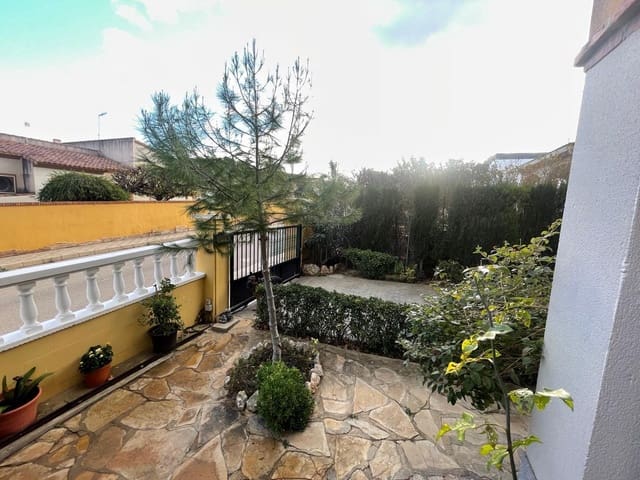 3 soverom Villa til salgs i Chiva med svømmebasseng garasje - € 300 000 (Ref: 9735907)