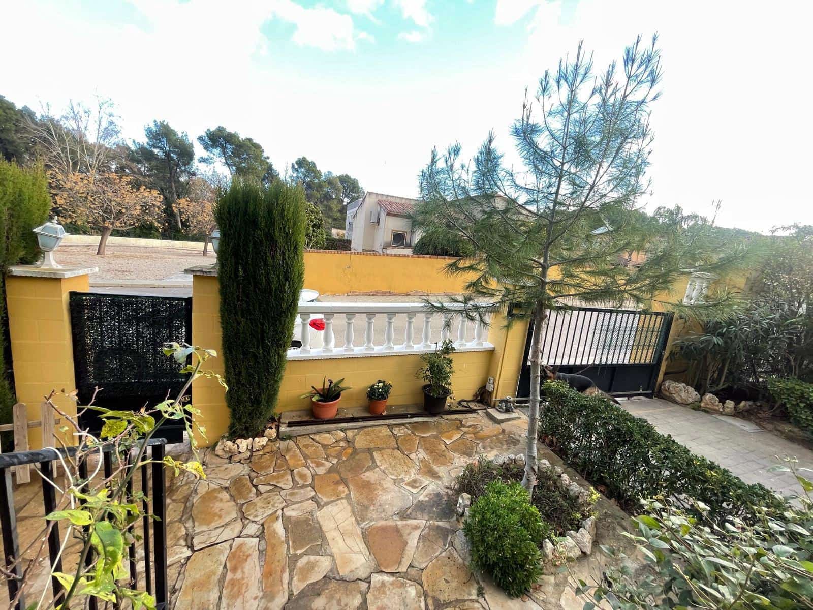 3 chambre Villa/Maison à vendre à Chiva avec piscine garage - 300 000 € (Ref: 9735907)