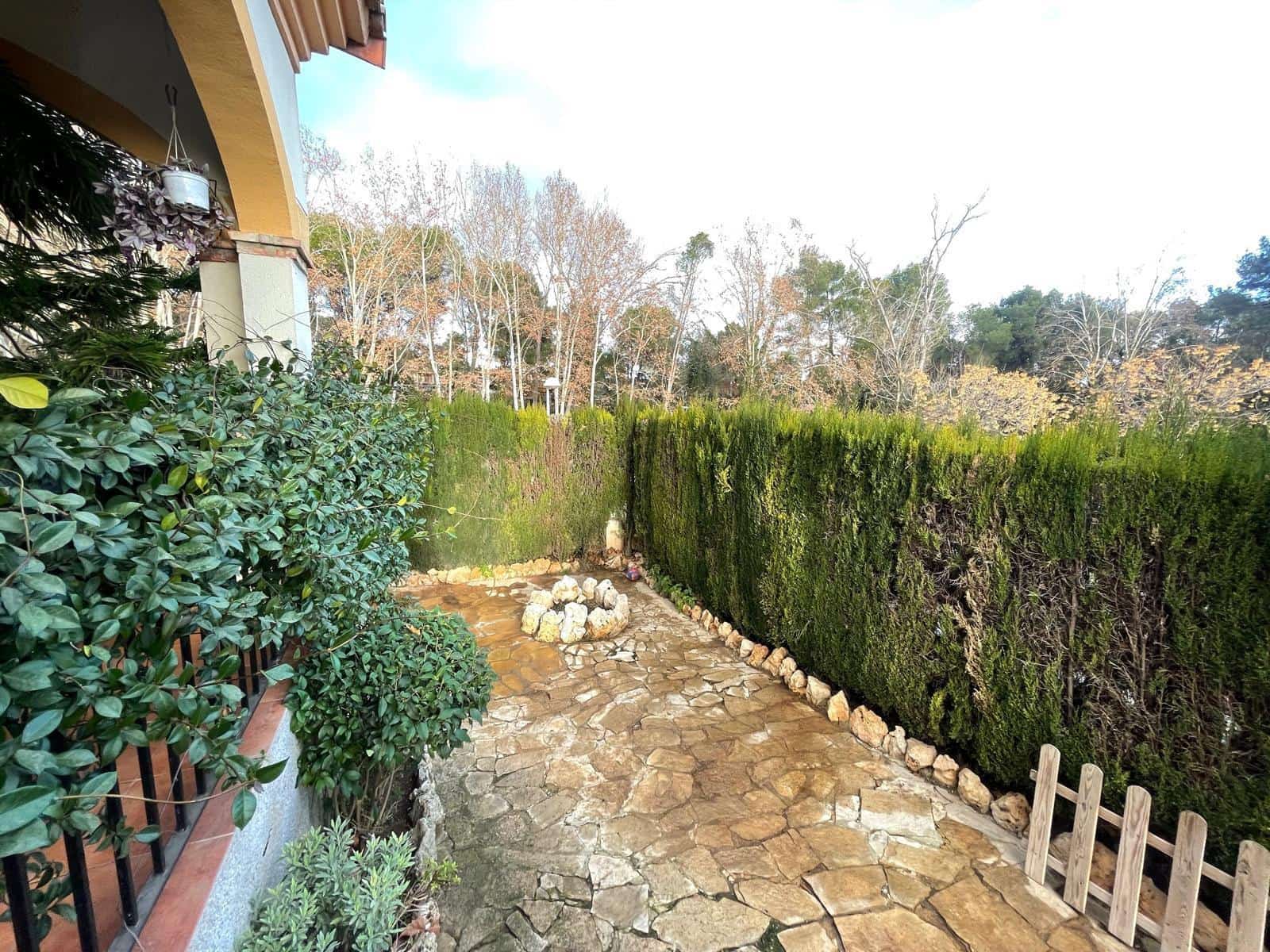 3 chambre Villa/Maison à vendre à Chiva avec piscine garage - 300 000 € (Ref: 9735907)