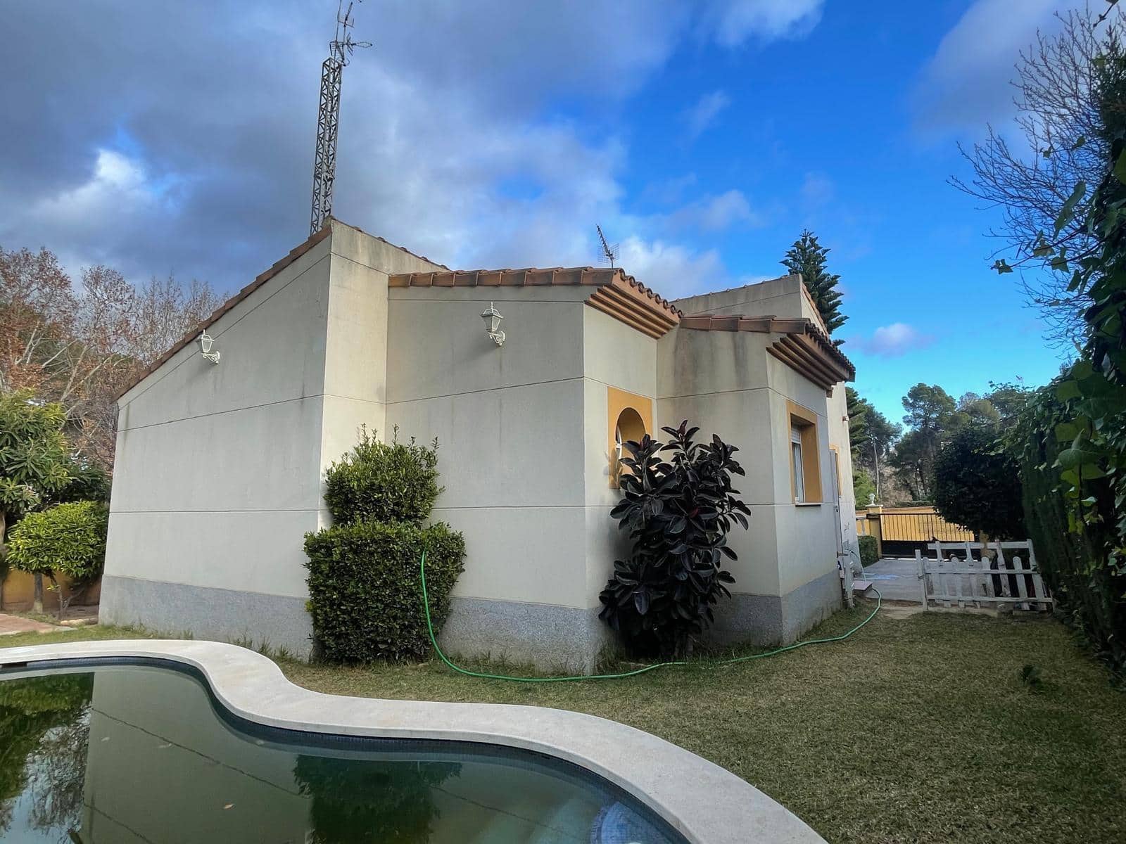 3 chambre Villa/Maison à vendre à Chiva avec piscine garage - 300 000 € (Ref: 9735907)