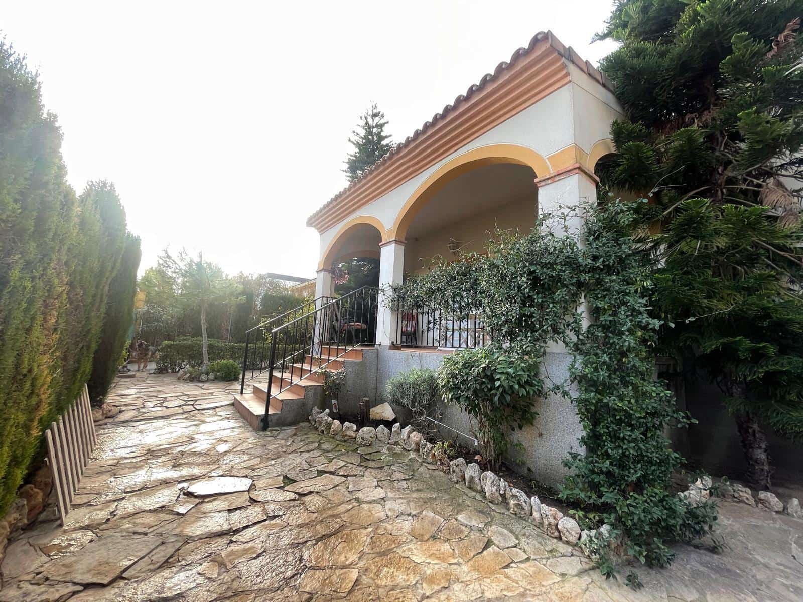 3 chambre Villa/Maison à vendre à Chiva avec piscine garage - 300 000 € (Ref: 9735907)