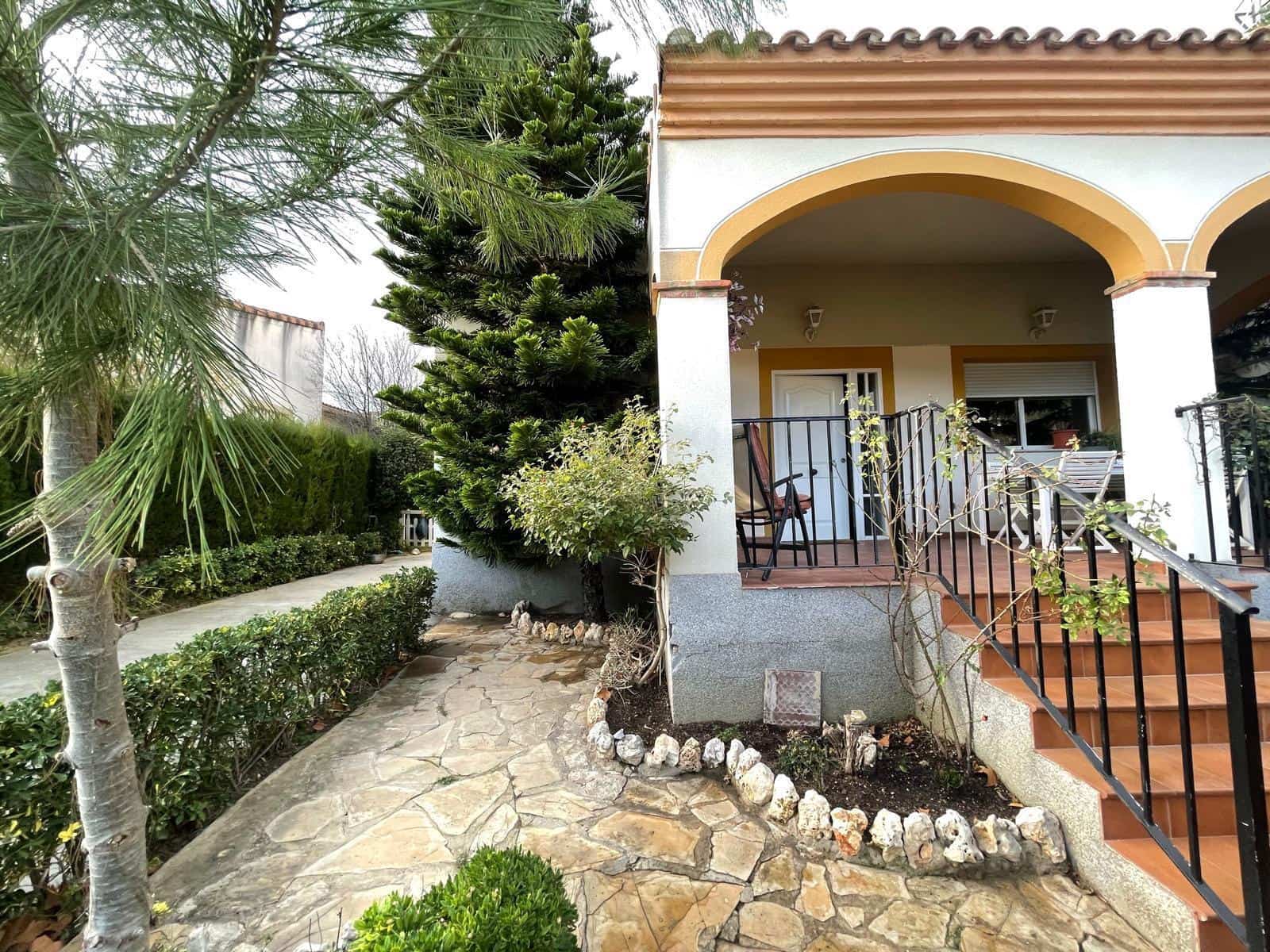 3 chambre Villa/Maison à vendre à Chiva avec piscine garage - 300 000 € (Ref: 9735907)