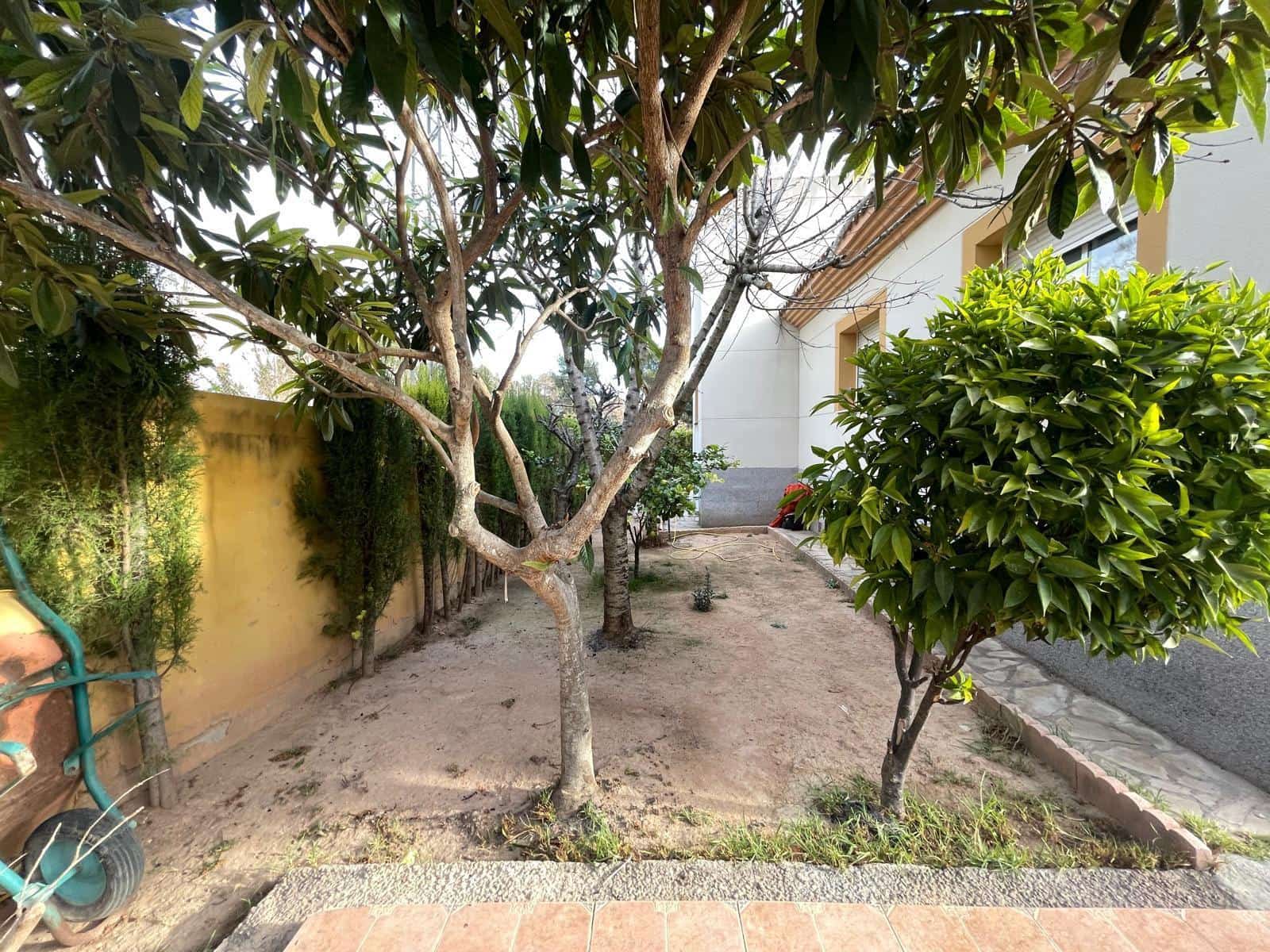 3 chambre Villa/Maison à vendre à Chiva avec piscine garage - 300 000 € (Ref: 9735907)