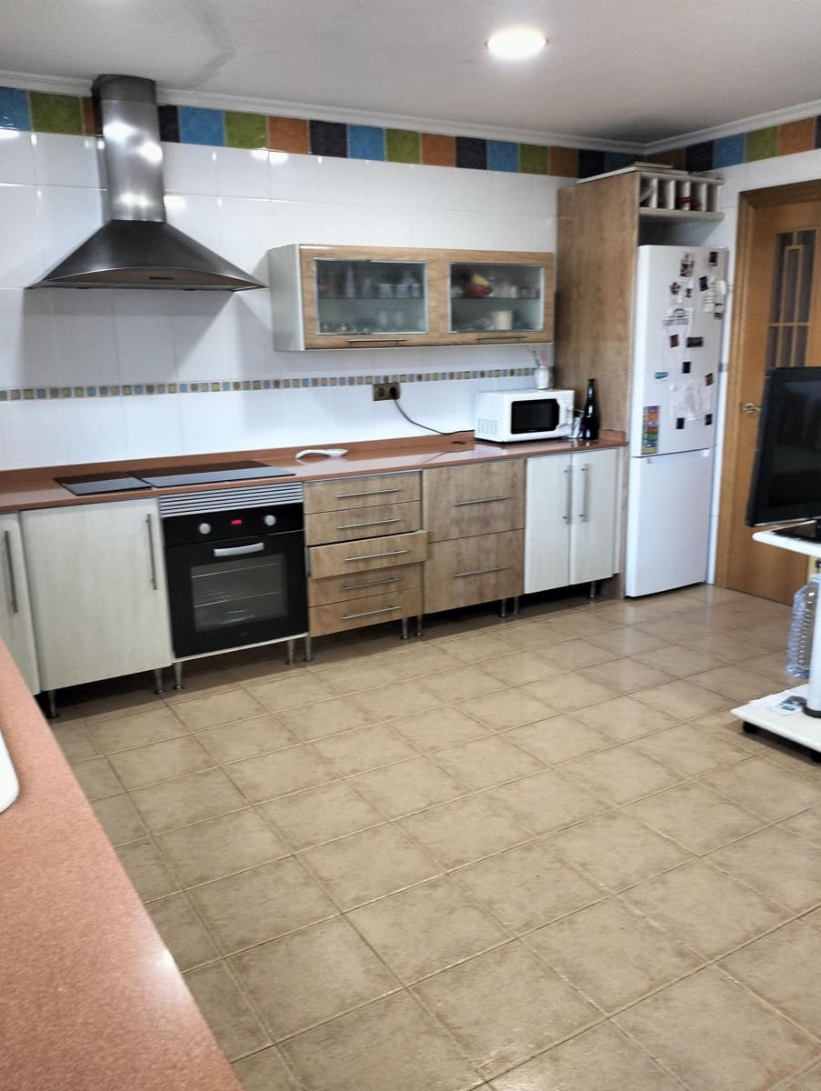 4 Zimmer Villa zu verkaufen in Cheste mit Garage - 450.000 € (Ref: 9735912)