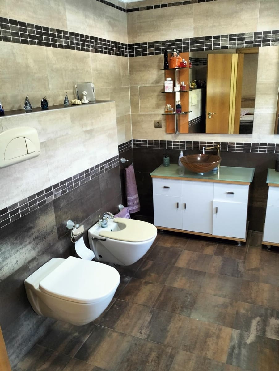 4 Zimmer Villa zu verkaufen in Cheste mit Garage - 450.000 € (Ref: 9735912)