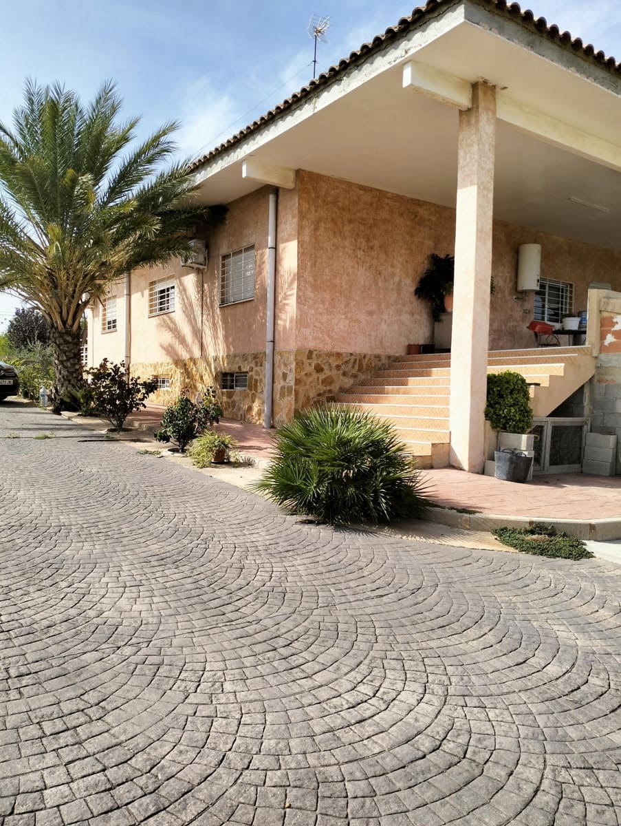 4 Zimmer Villa zu verkaufen in Cheste mit Garage - 450.000 € (Ref: 9735912)