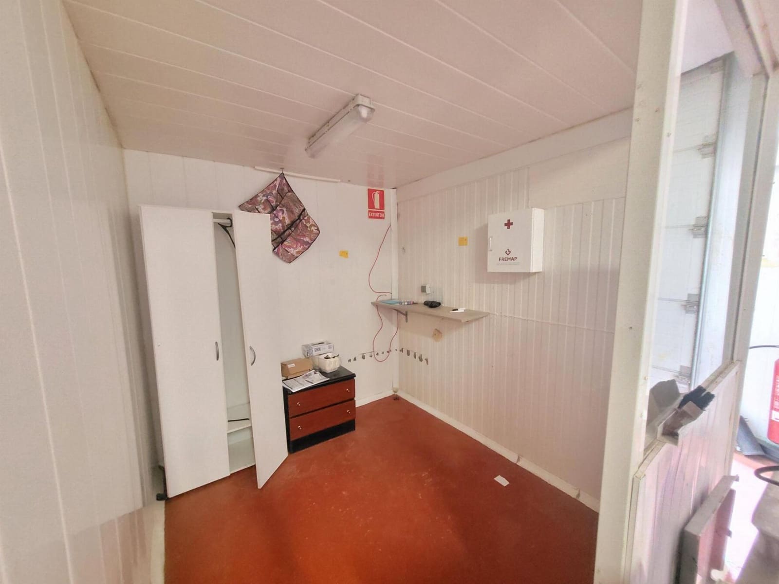 1 soverom Kommersiell til salgs i Riba-roja de Turia - € 140 000 (Ref: 9815216)