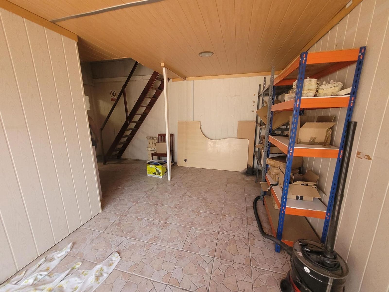 1 soverom Kommersiell til salgs i Riba-roja de Turia - € 140 000 (Ref: 9815216)