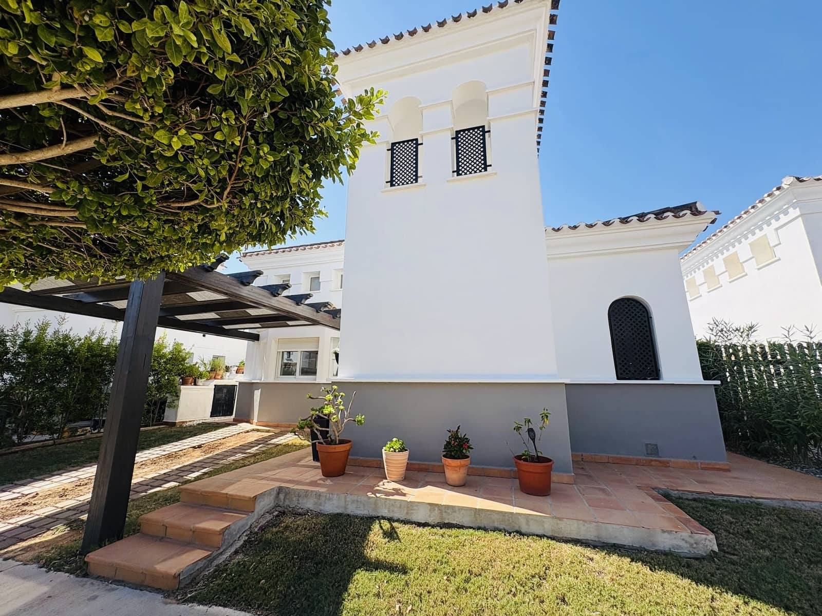 2 bedroom Villa for sale in La Torre Golf Resort with pool garage - € 294,999 (Ref: 10108652)