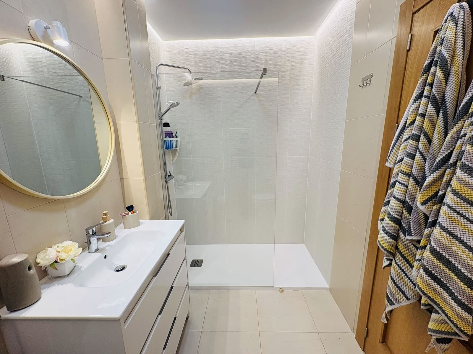 2 bedroom Villa for sale in La Torre Golf Resort with pool garage - € 294,999 (Ref: 10108652)