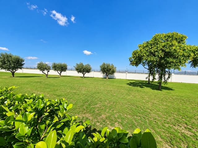 2 quarto Casa em Banda para venda em La Torre Golf Resort, Torre-Pacheco com piscina garagem - 265 000 € (Ref: 10144900)