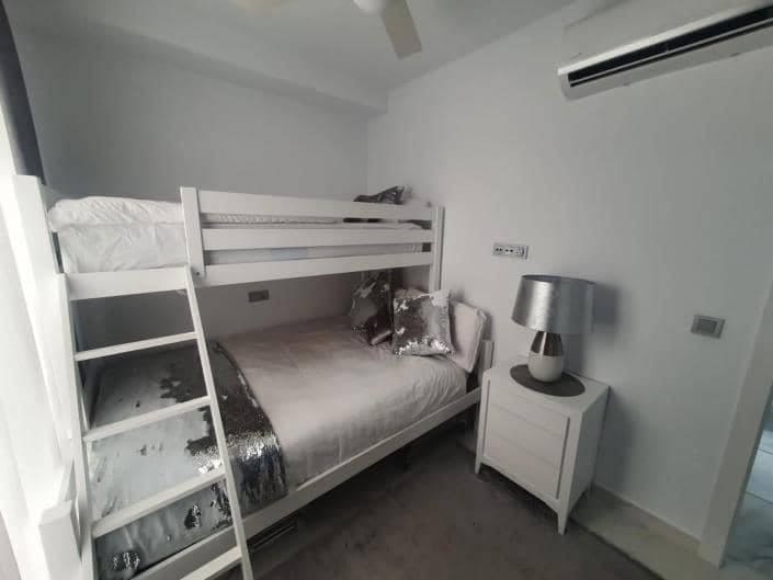 4 slaapkamer Villa te koop in Los Alcazares met zwembad garage - € 468.000 (Ref: 8602459)