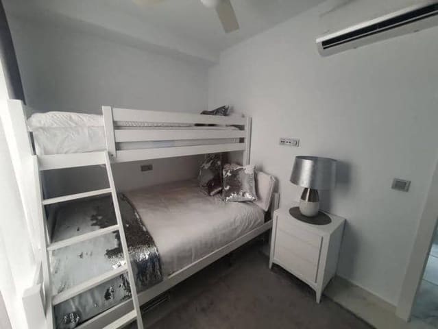 4 slaapkamer Villa te koop in Los Alcázares met zwembad garage - € 468.000 (Ref: 8602459)