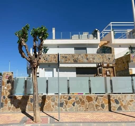 4 slaapkamer Villa te koop in Los Alcázares met zwembad garage - € 468.000 (Ref: 8602459)