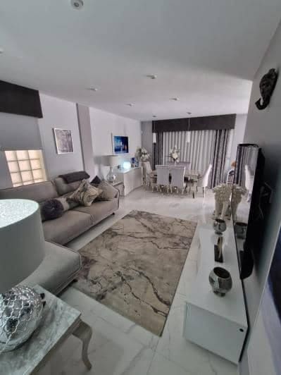 4 slaapkamer Villa te koop in Los Alcazares met zwembad garage - € 468.000 (Ref: 8602459)