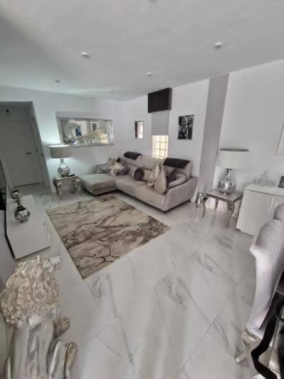 4 slaapkamer Villa te koop in Los Alcazares met zwembad garage - € 468.000 (Ref: 8602459)