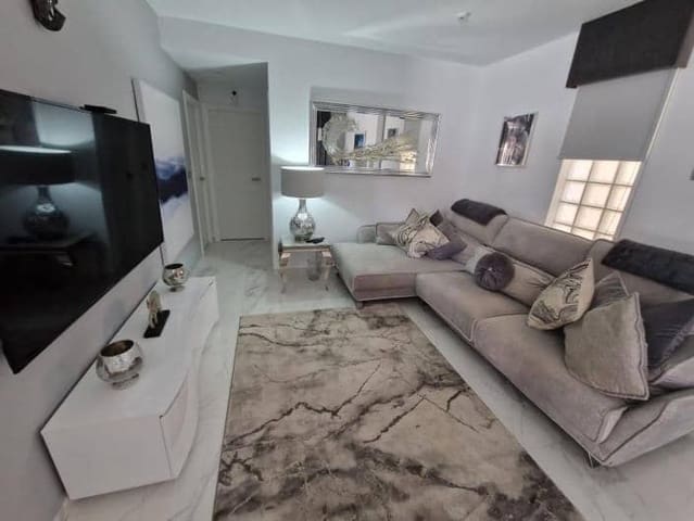 4 slaapkamer Villa te koop in Los Alcázares met zwembad garage - € 468.000 (Ref: 8602459)