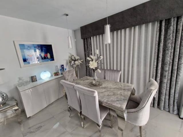 4 slaapkamer Villa te koop in Los Alcázares met zwembad garage - € 468.000 (Ref: 8602459)