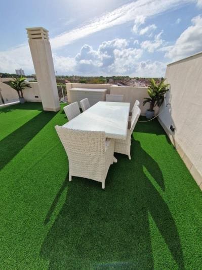 4 slaapkamer Villa te koop in Los Alcazares met zwembad garage - € 468.000 (Ref: 8602459)