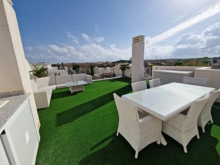 4 slaapkamer Villa te koop in Los Alcazares met zwembad garage - € 468.000 (Ref: 8602459)