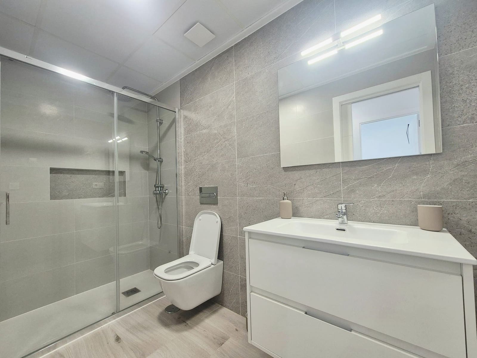 3 bedroom Villa for sale in Avileses with pool garage - € 259,950 (Ref: 9019782)