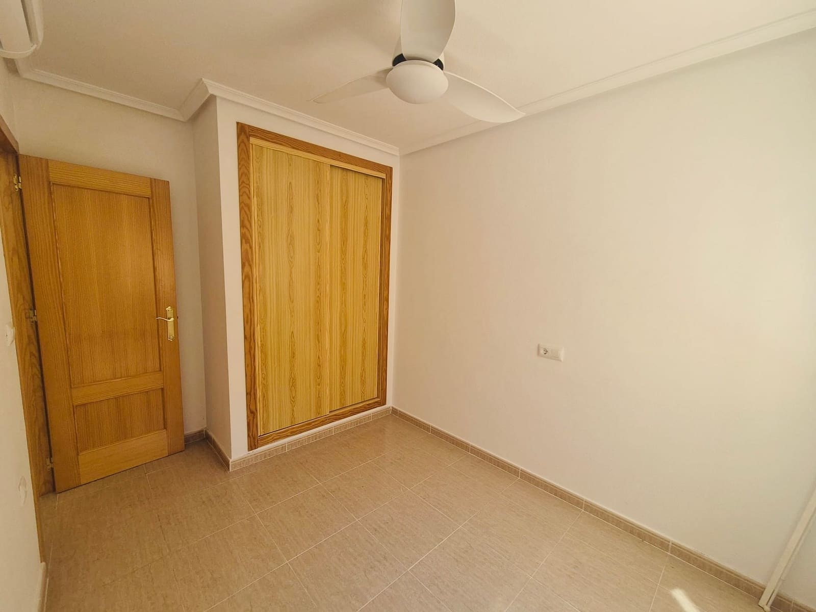 2 soveværelse Byhus til salg i Avileses med swimmingpool garage - € 109.999 (Ref: 9095025)