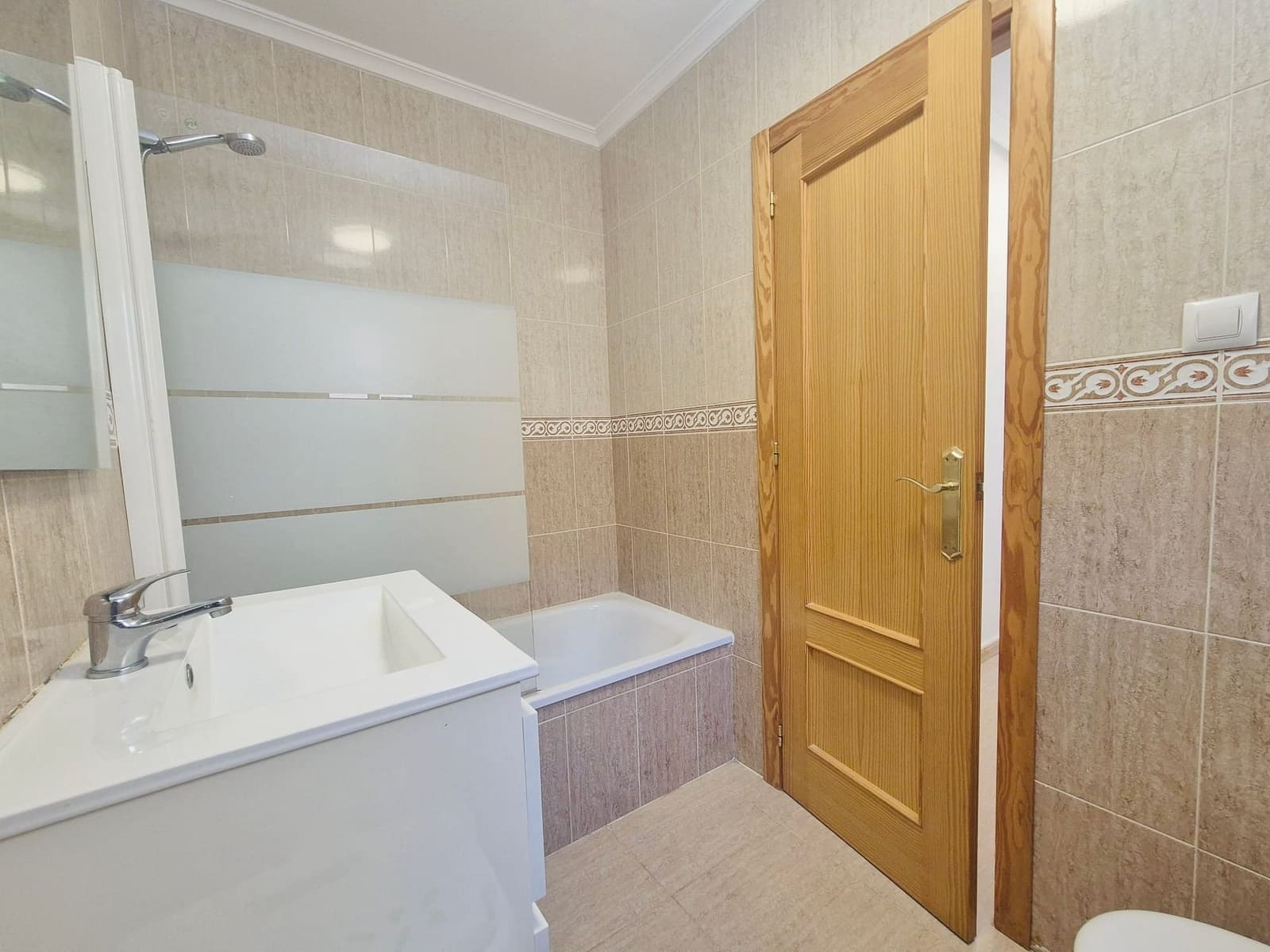 2 soveværelse Byhus til salg i Avileses med swimmingpool garage - € 109.999 (Ref: 9095025)