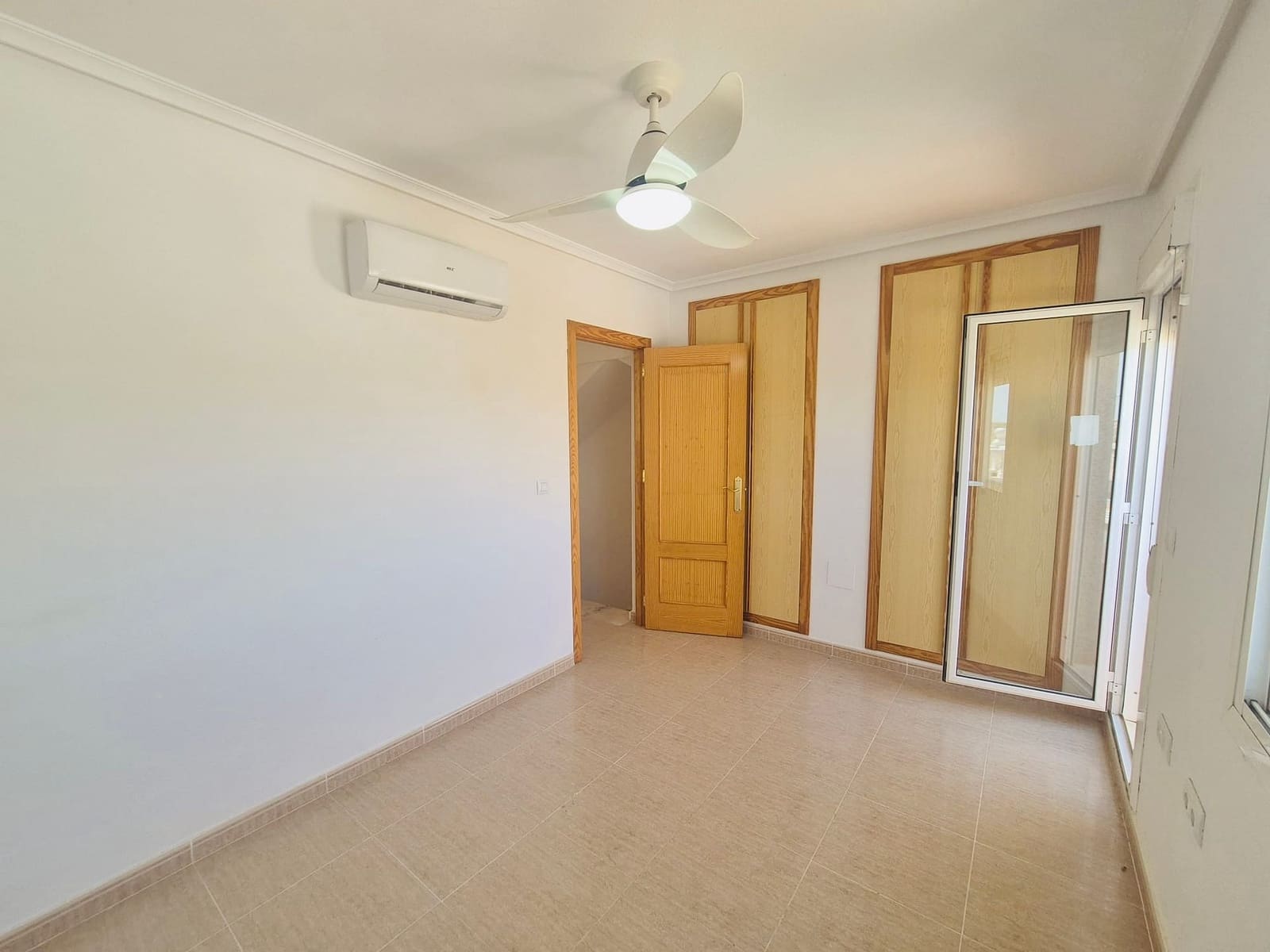 2 soveværelse Byhus til salg i Avileses med swimmingpool garage - € 109.999 (Ref: 9095025)