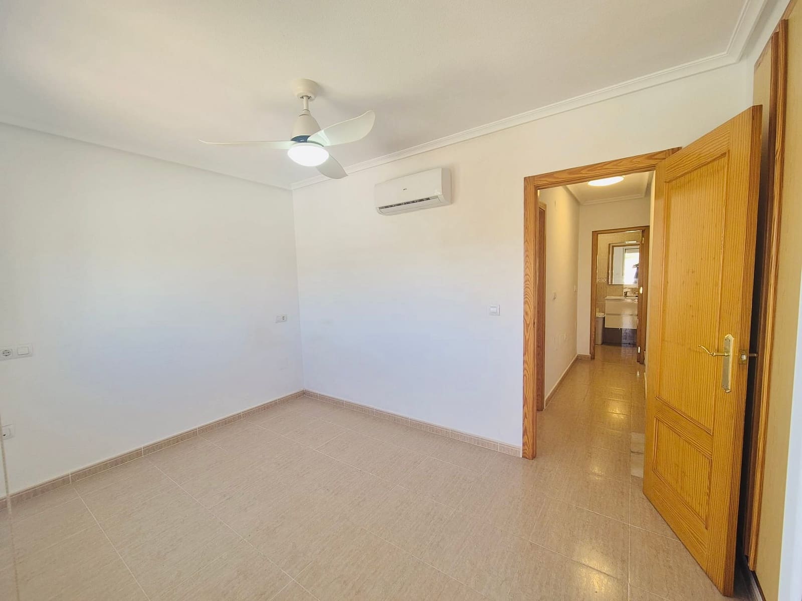 2 soveværelse Byhus til salg i Avileses med swimmingpool garage - € 109.999 (Ref: 9095025)