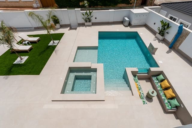 4 sovrum Villa till salu i Dehesa de Campoamor, Orihuela med pool garage - 1 350 000 € (Ref: 9132065)