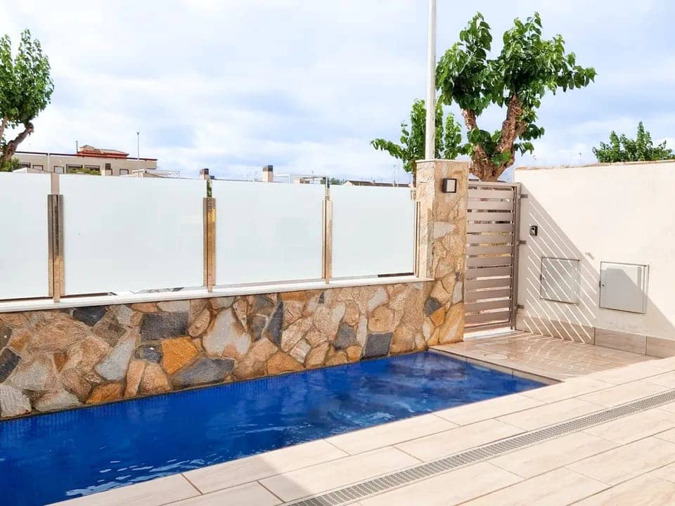 3 quarto Moradia para venda em Los Alcazares com piscina garagem - 335 000 € (Ref: 9186630)