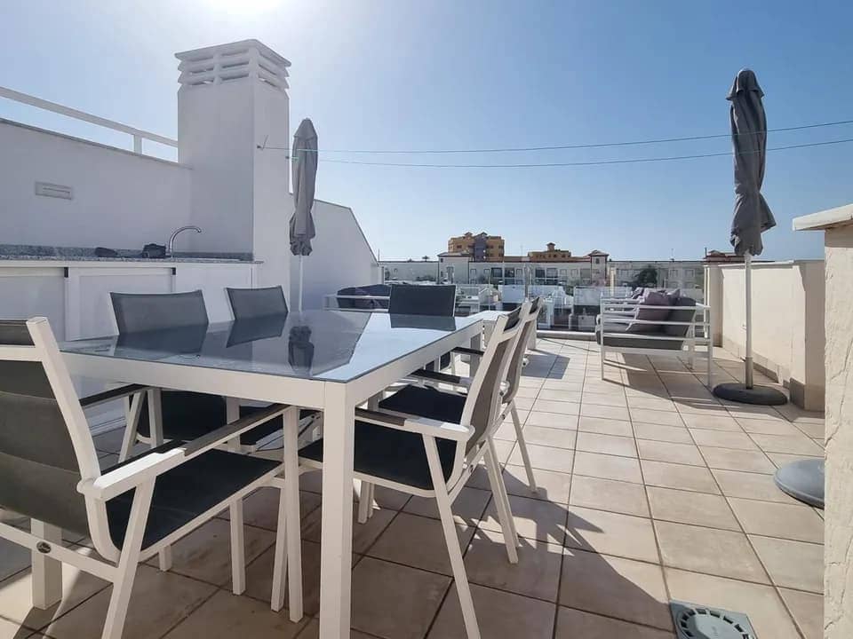 3 quarto Moradia para venda em Los Alcazares com piscina garagem - 335 000 € (Ref: 9186630)