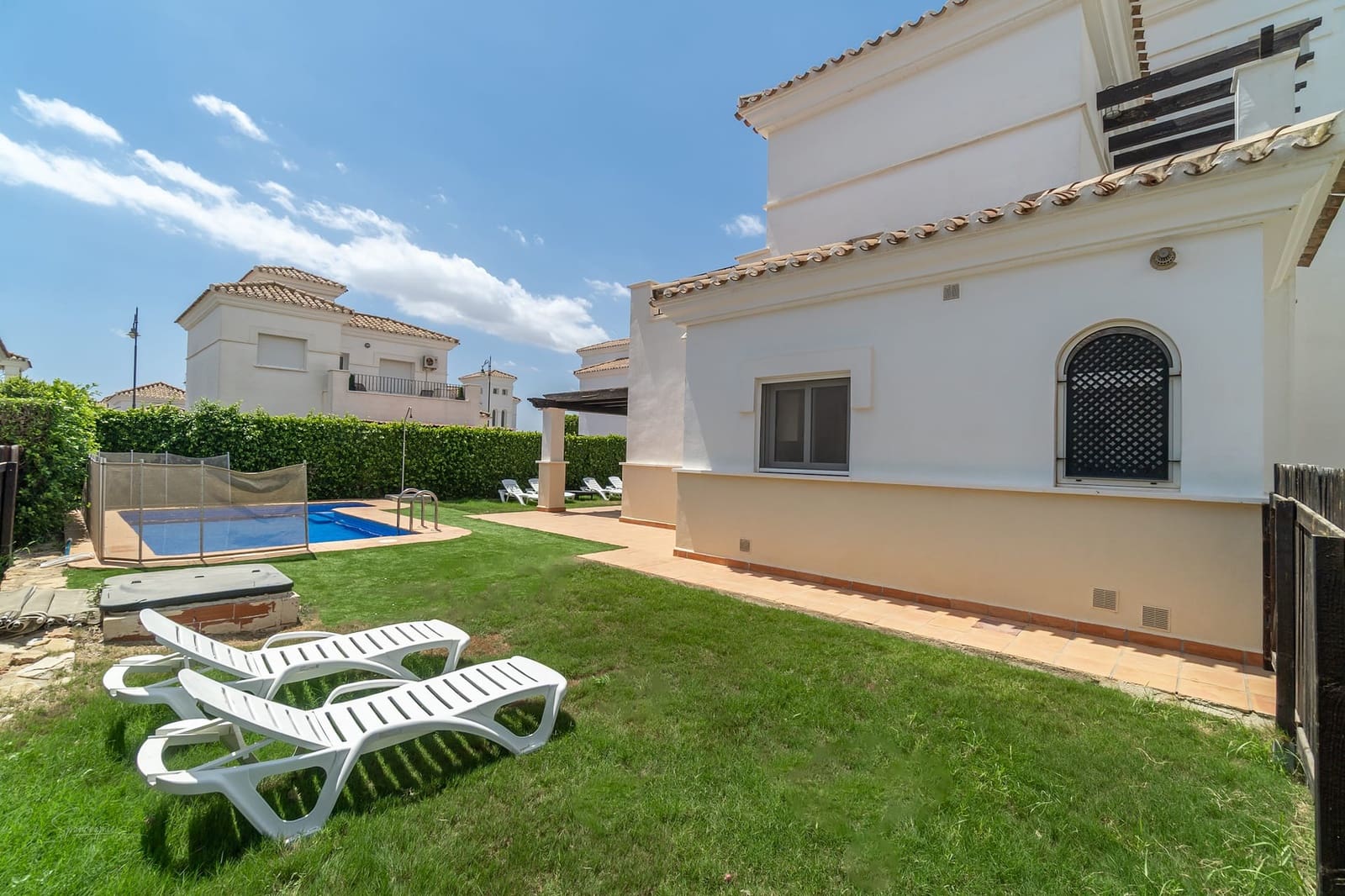 3 sovrum Villa till salu i Roldan med pool garage - 349 999 € (Ref: 9232160)