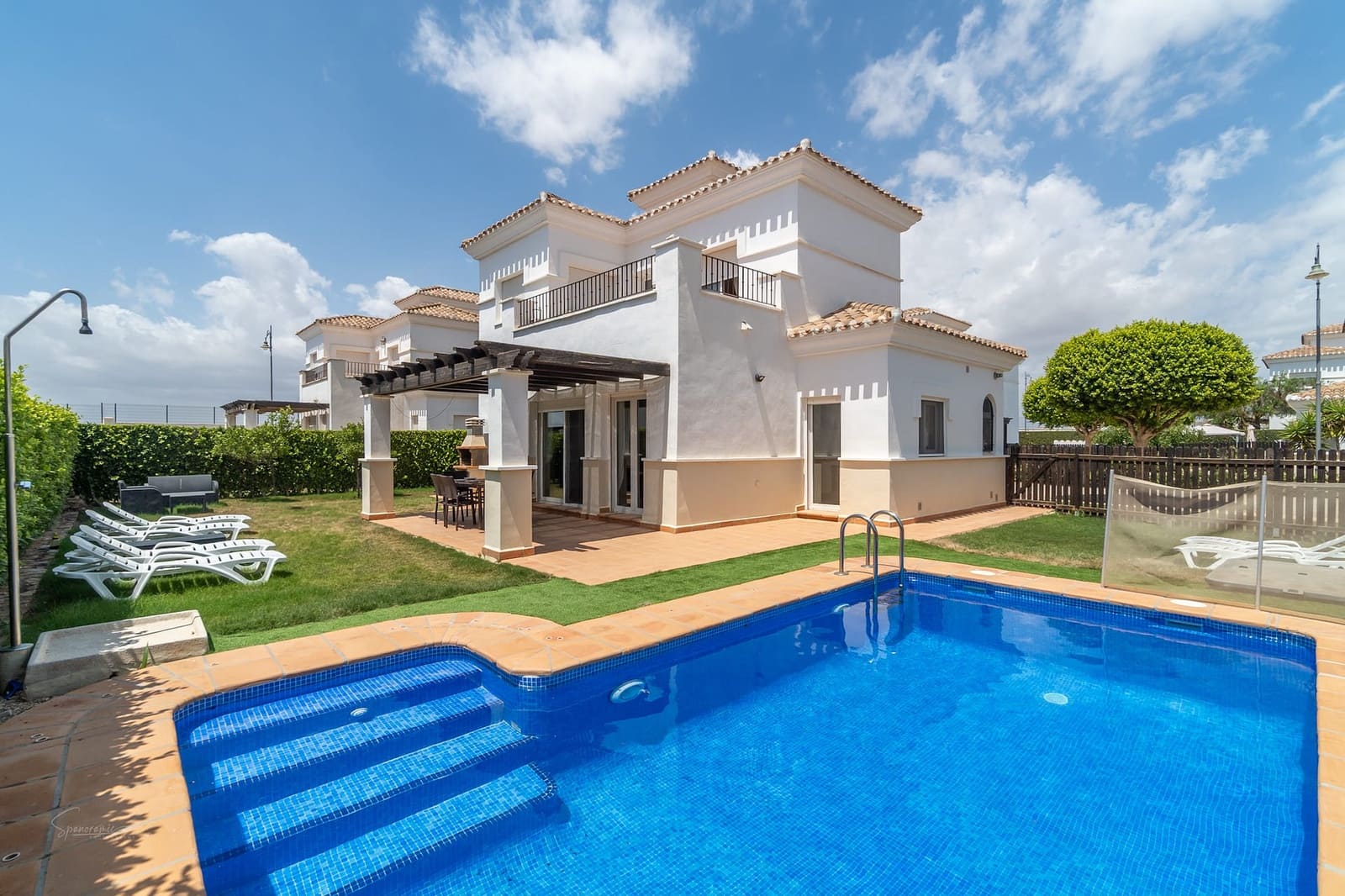 3 sovrum Villa till salu i Roldan med pool garage - 349 999 € (Ref: 9232160)