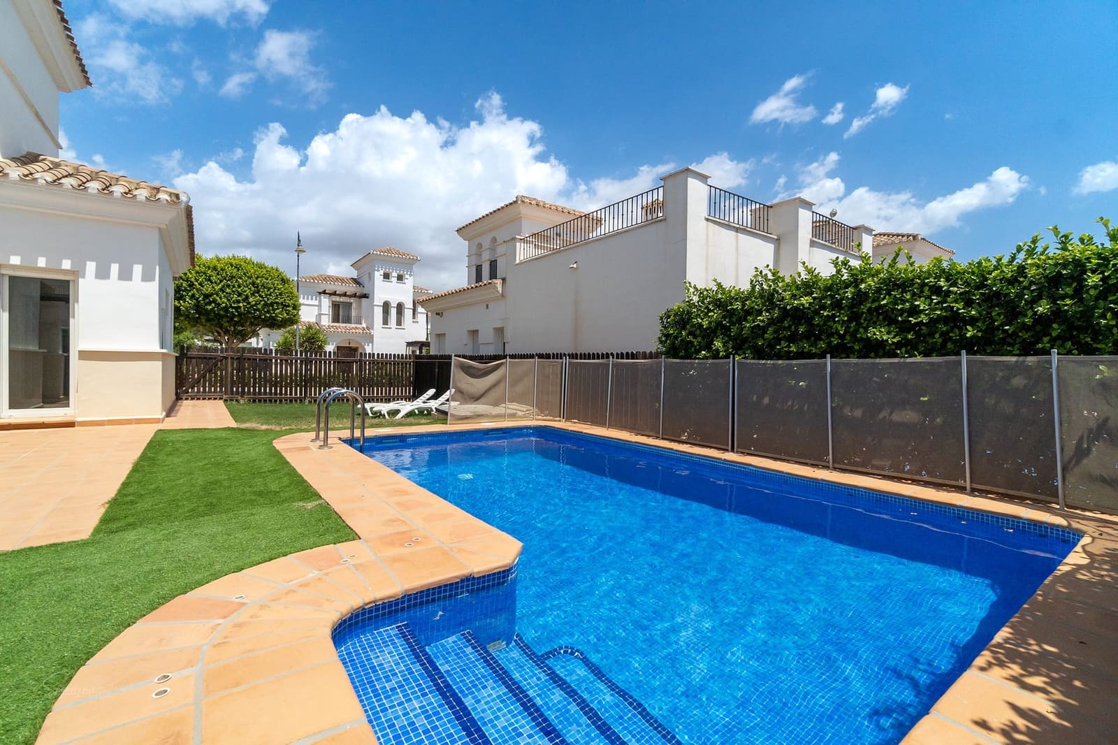 3 sovrum Villa till salu i Roldan med pool garage - 349 999 € (Ref: 9232160)