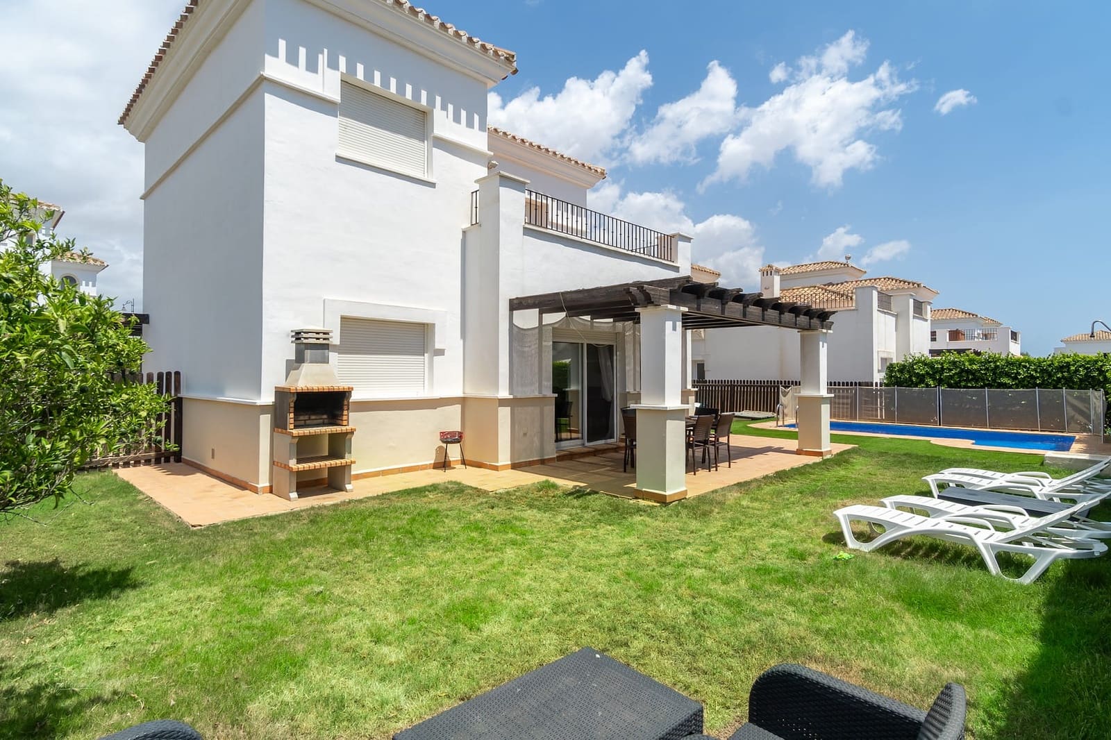 3 sovrum Villa till salu i Roldan med pool garage - 349 999 € (Ref: 9232160)