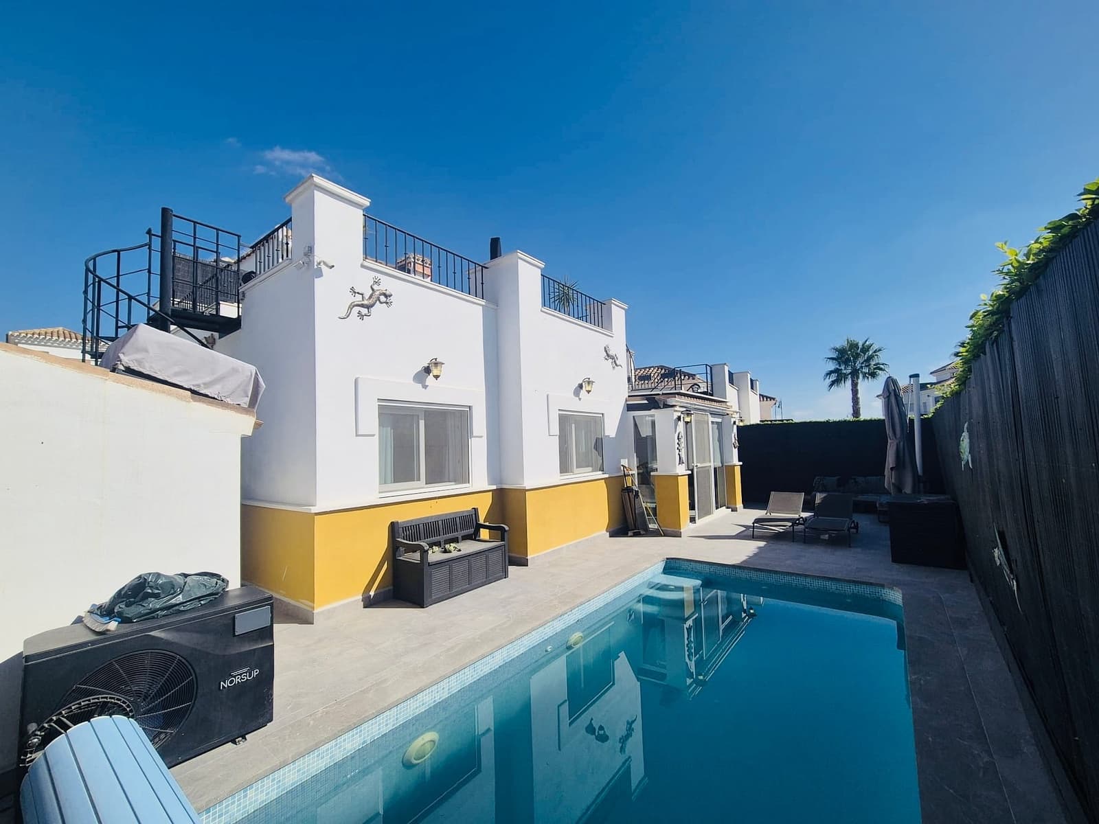 3 soveværelse Villa til salg i La Torre Golf Resort med swimmingpool garage - € 309.999 (Ref: 9263977)