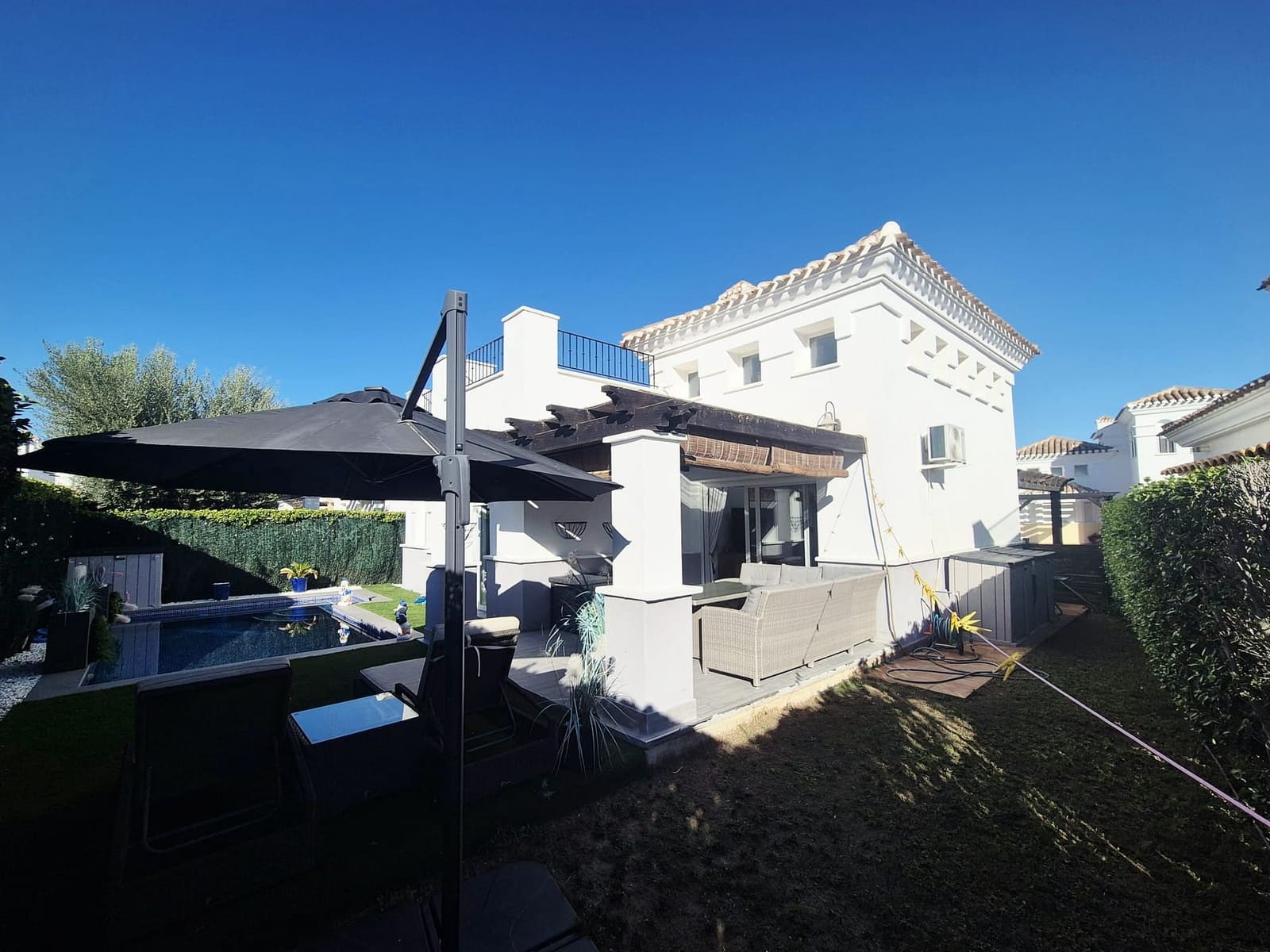 3 slaapkamer Villa te koop in Roldan met zwembad garage - € 259.999 (Ref: 9355458)