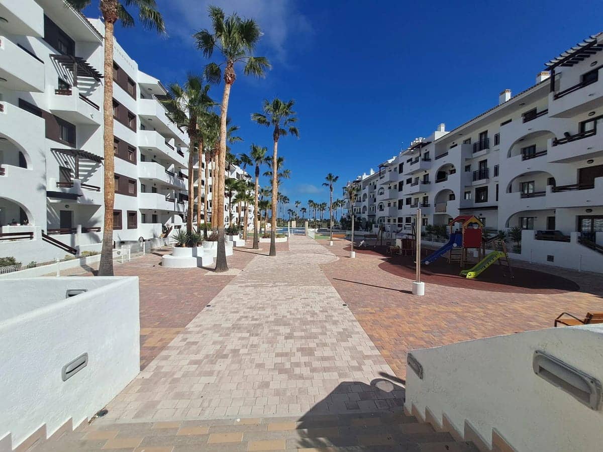 2 makuuhuone Huoneisto myytävänä paikassa Los Alcazares - 143 000 € (Ref: 9494257)
