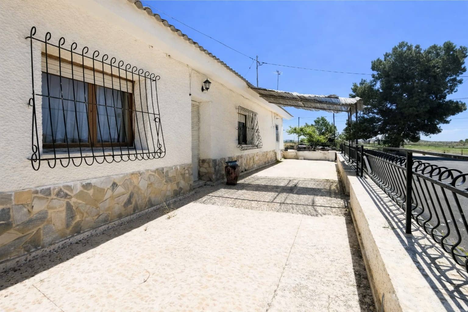 4 bedroom Villa for sale in Gea y Truyols - € 210,000 (Ref: 9614653)