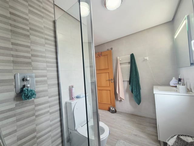 2 makuuhuone Omakotitalo myytävänä paikassa La Torre Golf Resort, Torre-Pacheco mukana uima-altaan - 249 950 € (Ref: 9665798)