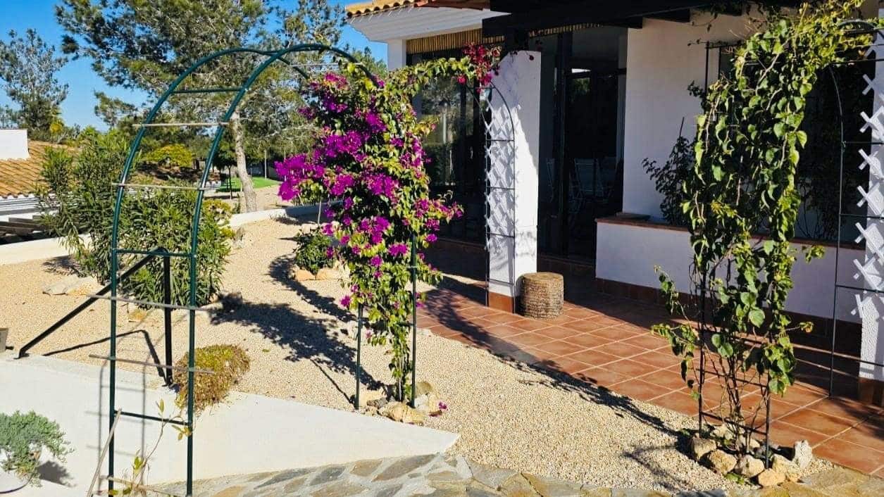 3 soverom Kjedet enebolig til salgs i Las Palas med svømmebasseng - € 299 900 (Ref: 9673767)