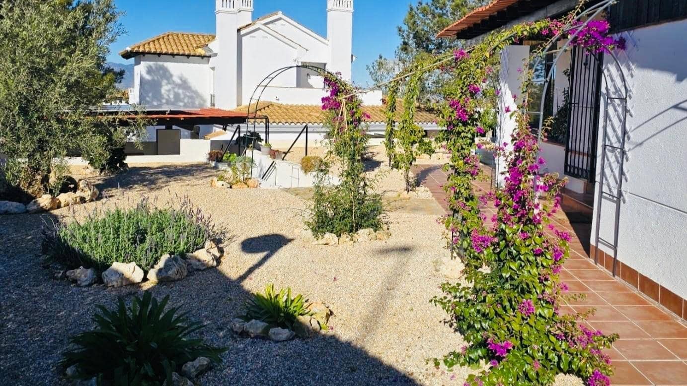 3 soverom Kjedet enebolig til salgs i Las Palas med svømmebasseng - € 299 900 (Ref: 9673767)