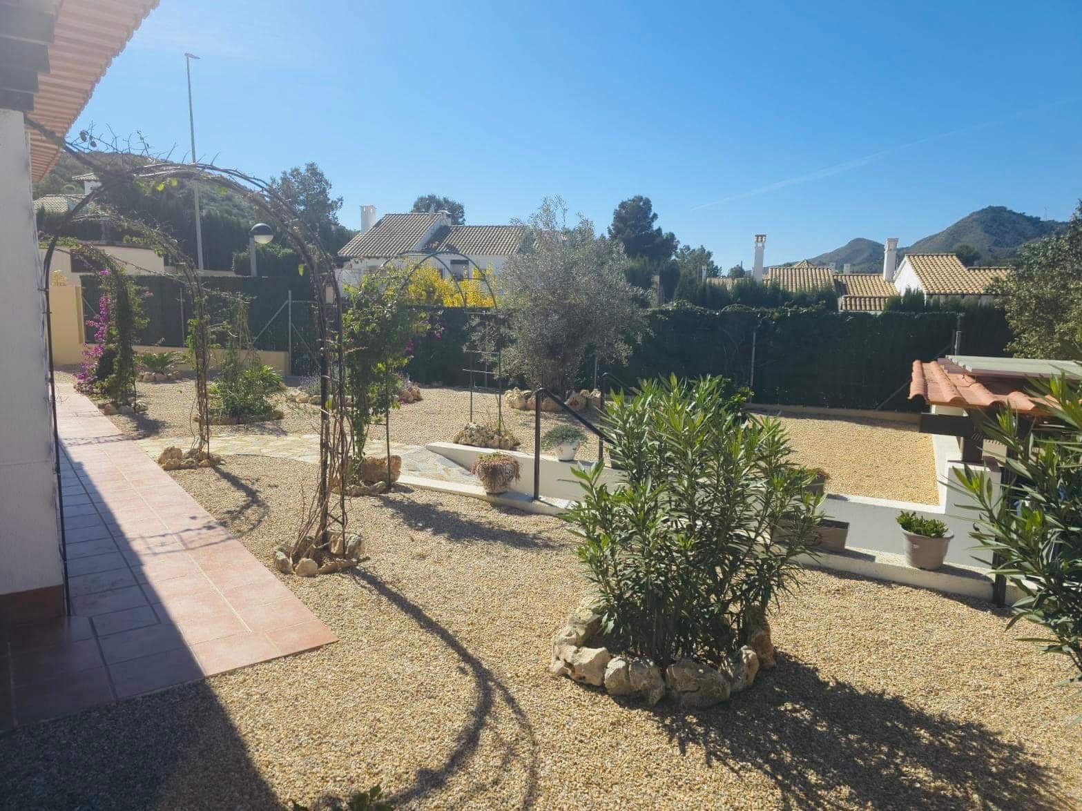 3 soverom Kjedet enebolig til salgs i Las Palas med svømmebasseng - € 299 900 (Ref: 9673767)