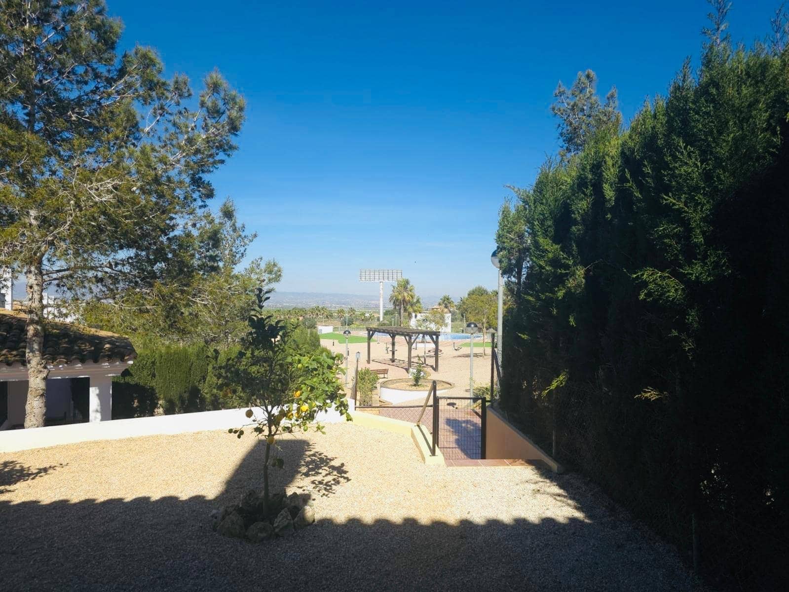 3 soverom Kjedet enebolig til salgs i Las Palas med svømmebasseng - € 299 900 (Ref: 9673767)