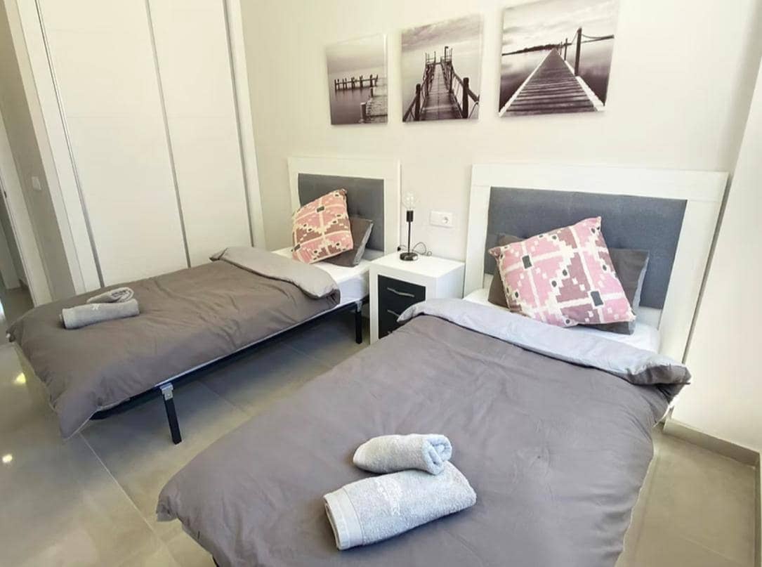 2 Zimmer Apartment zu verkaufen in Los Narejos mit Pool Garage - 279.950 € (Ref: 9673769)