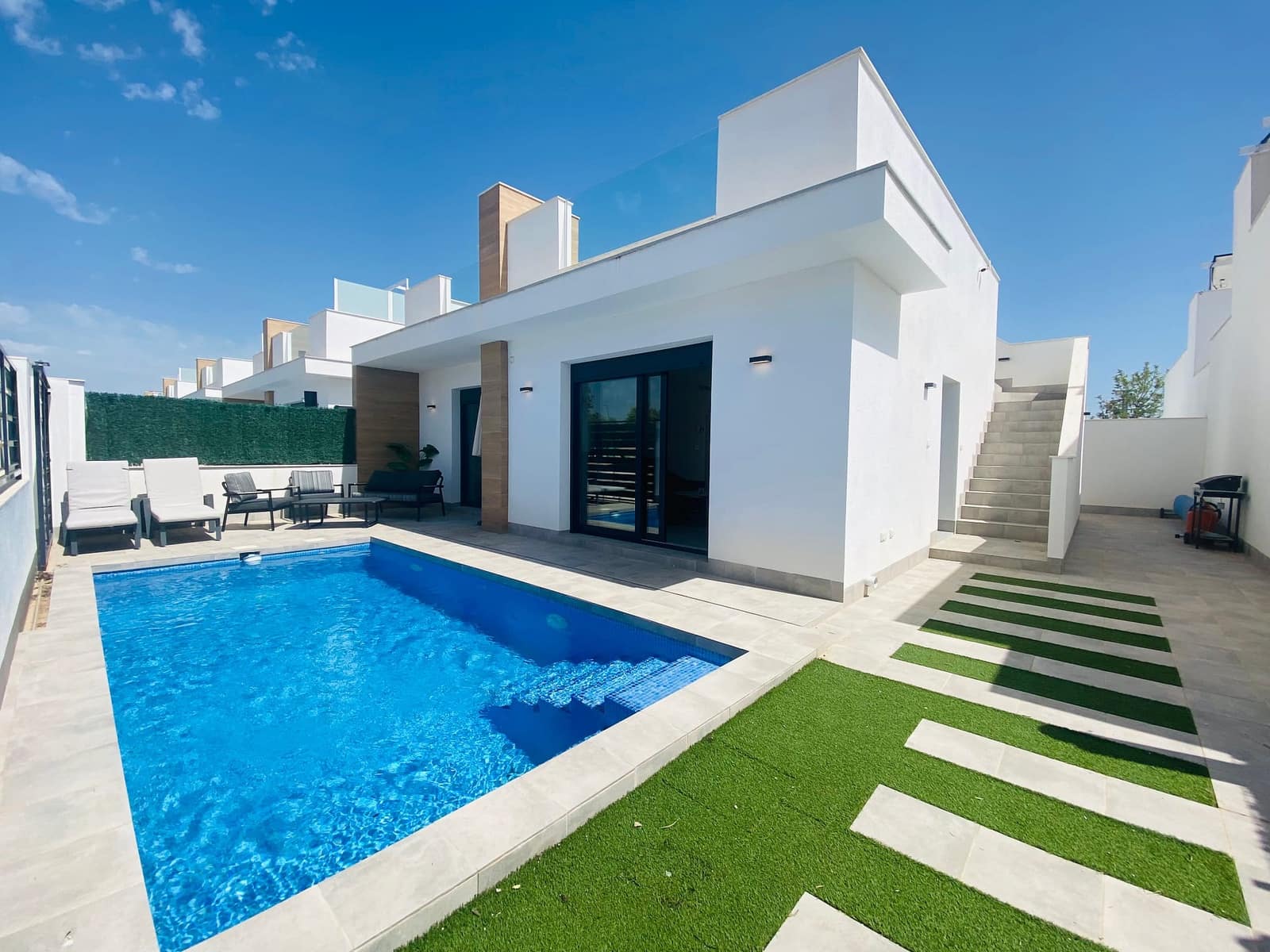 2 bedroom Villa for sale in Roldan with pool - € 314,500 (Ref: 9713441)