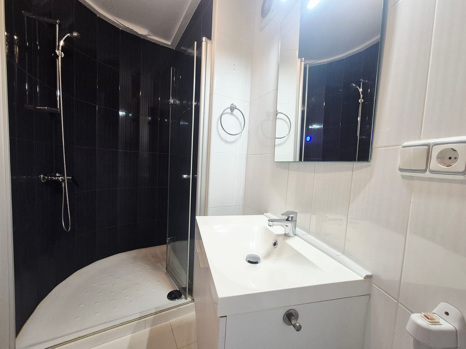 4 bedroom Villa for sale in Gea y Truyols with pool garage - € 325,000 (Ref: 9728527)