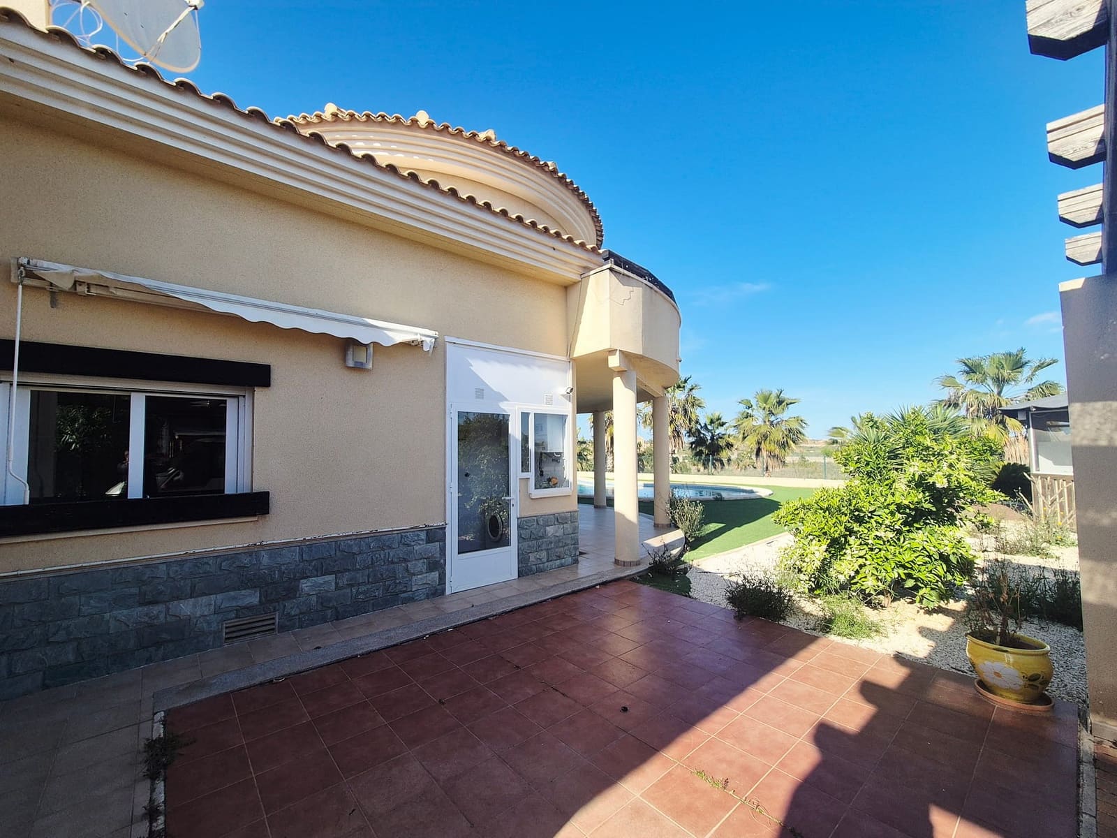 4 bedroom Villa for sale in Gea y Truyols with pool garage - € 325,000 (Ref: 9728527)