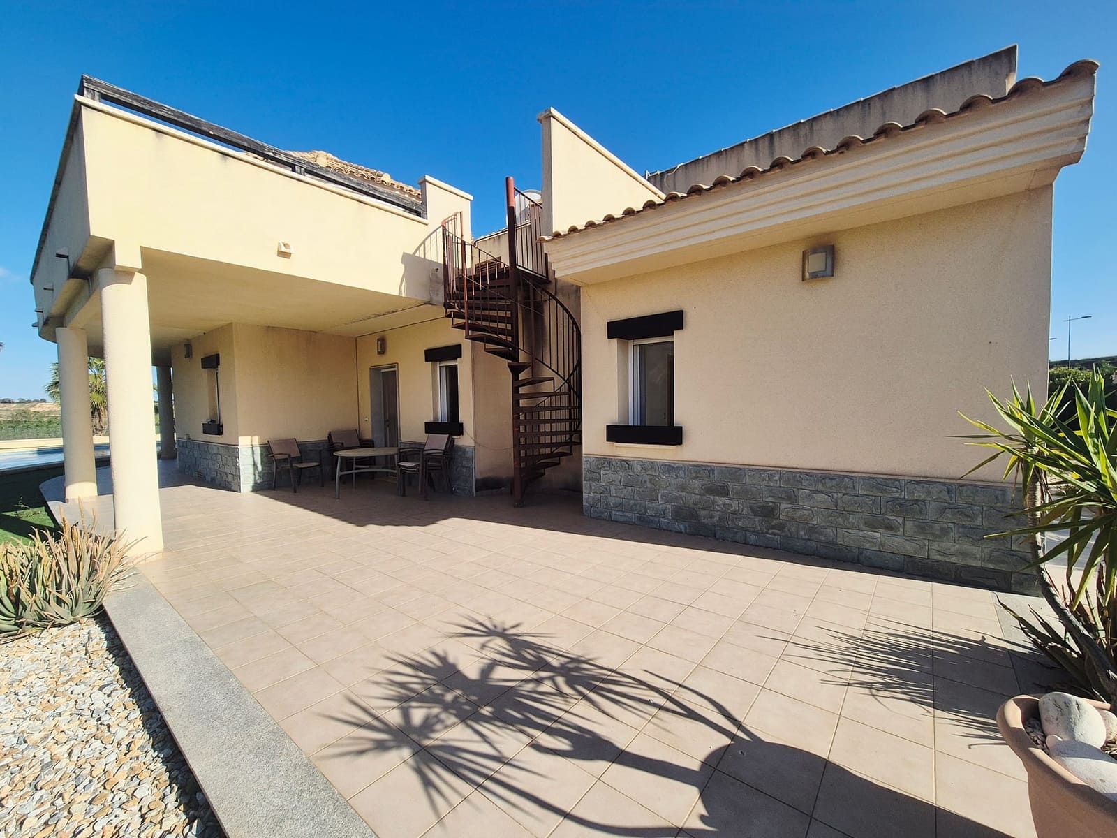 4 bedroom Villa for sale in Gea y Truyols with pool garage - € 325,000 (Ref: 9728527)